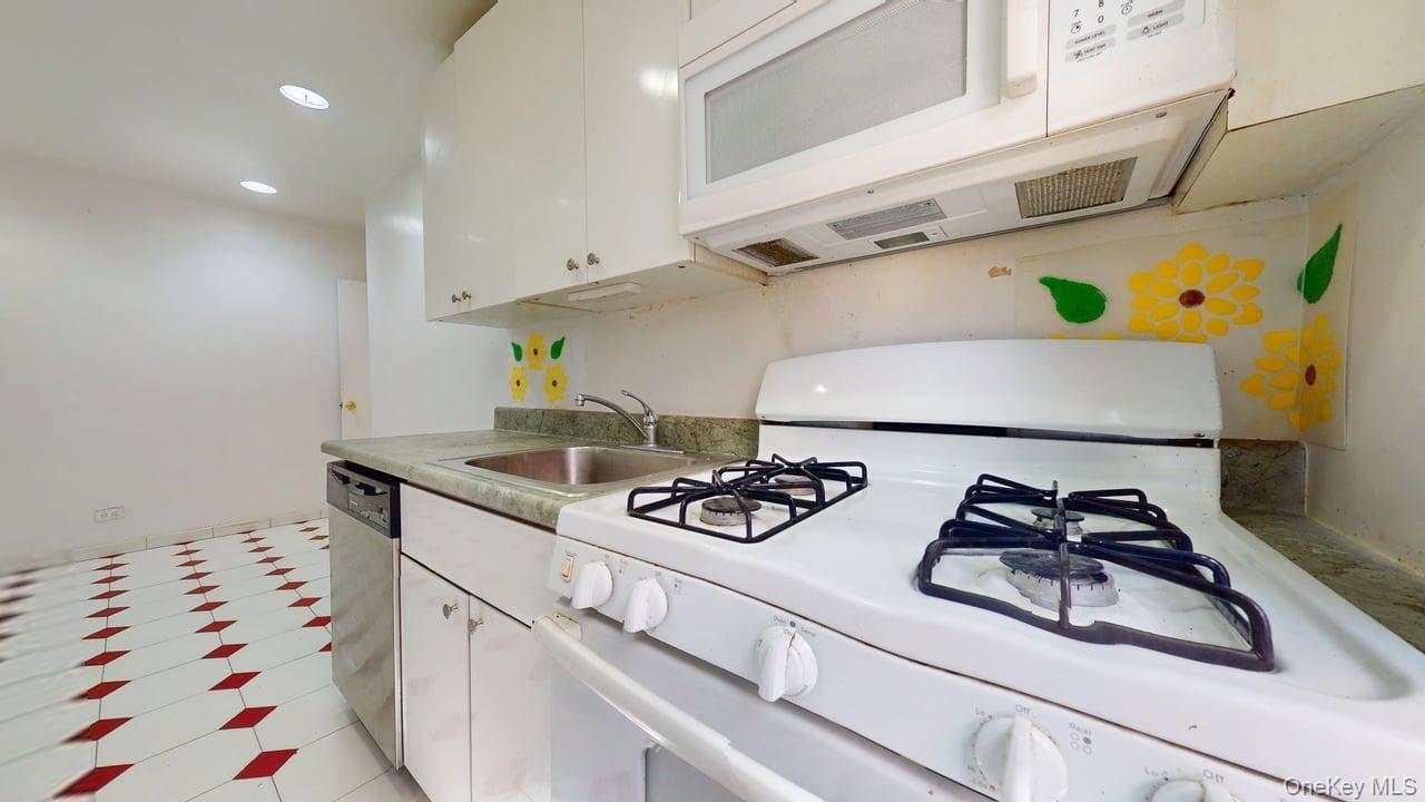 102-18 64th Avenue # 2L, Forest Hills, NY 11375