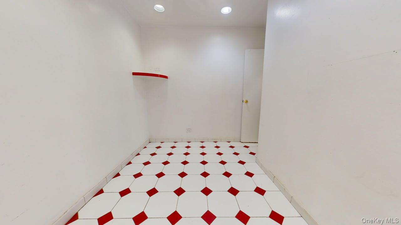 102-18 64th Avenue # 2L, Forest Hills, NY 11375