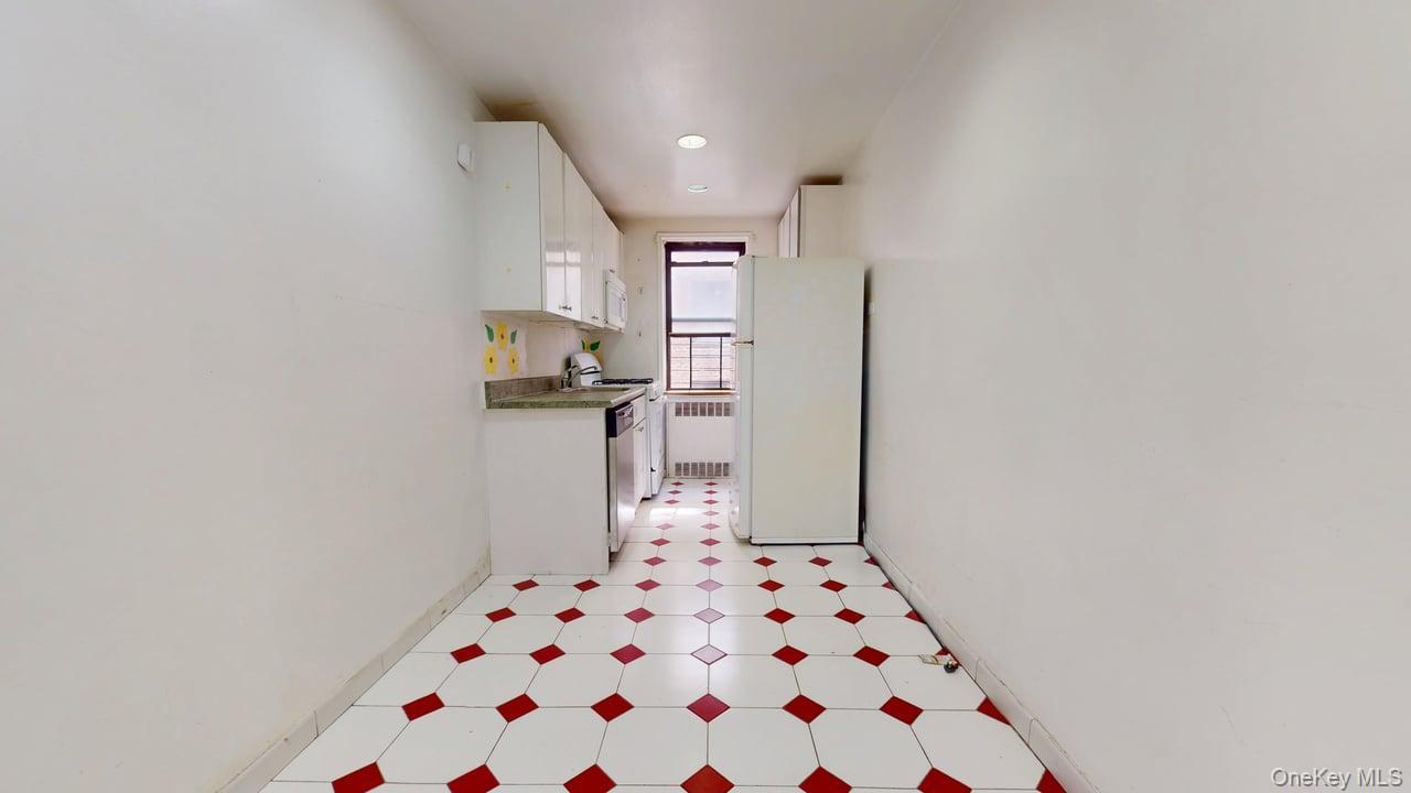 102-18 64th Avenue # 2L, Forest Hills, NY 11375