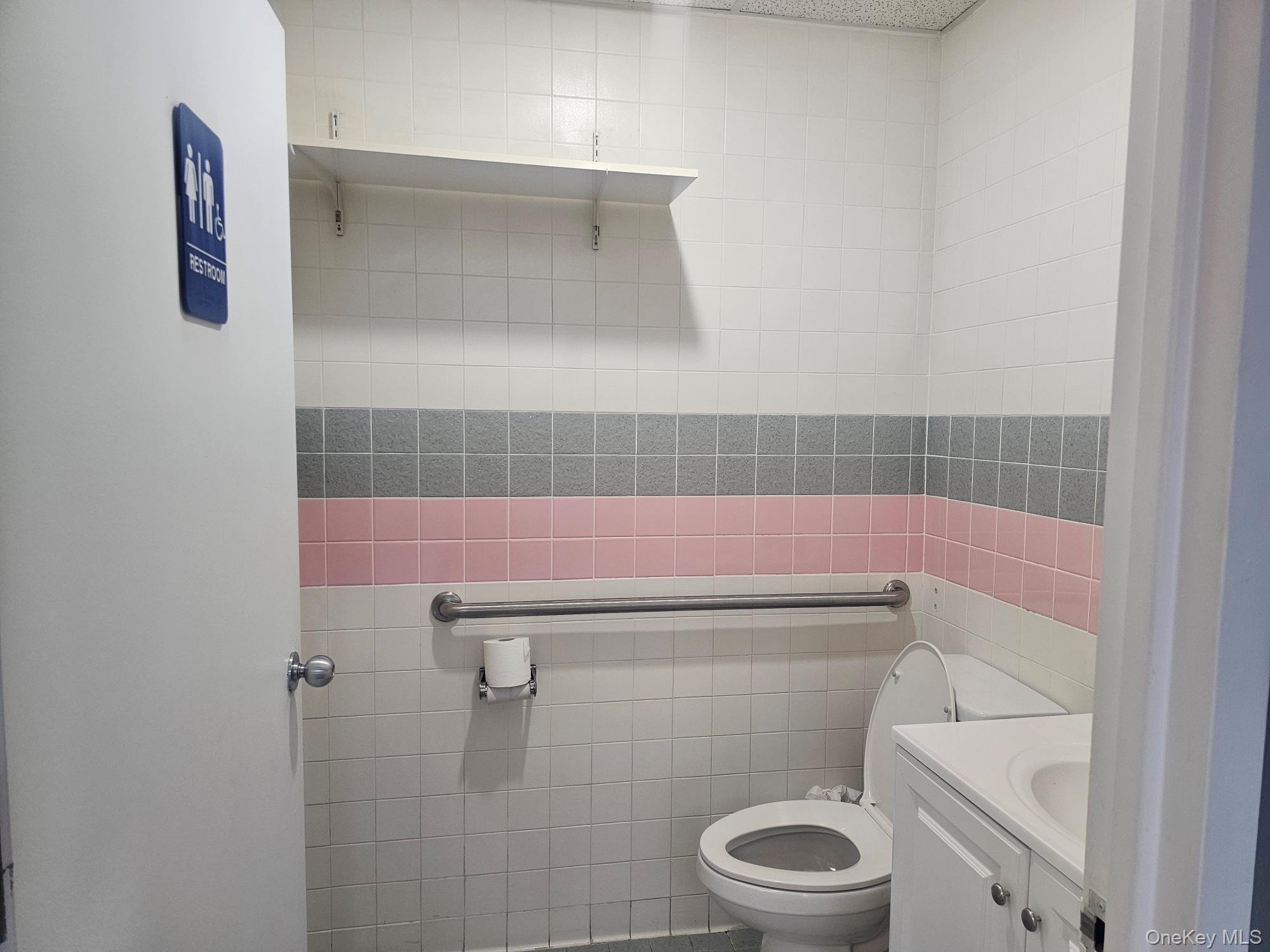 510 Montauk Highway # H, West Islip, NY 11795