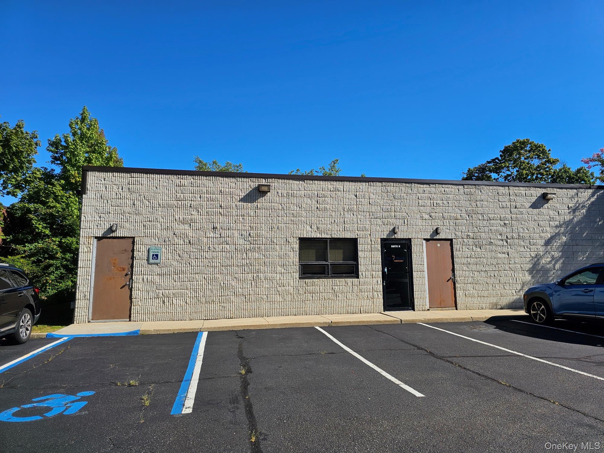 510 Montauk Highway # H, West Islip, NY 11795