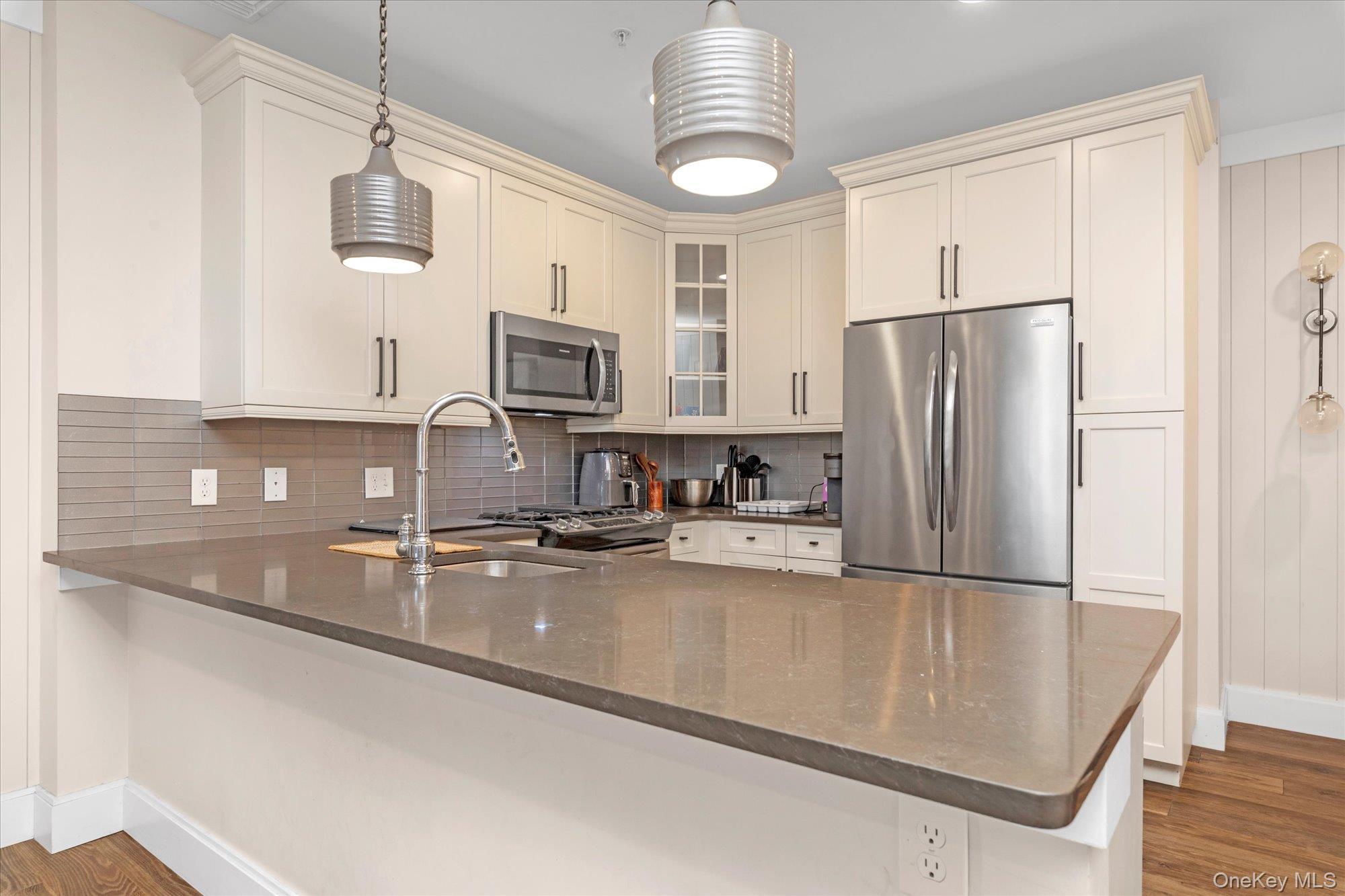 214 Marina Pointe Drive # 214, East Rockaway, NY 11518