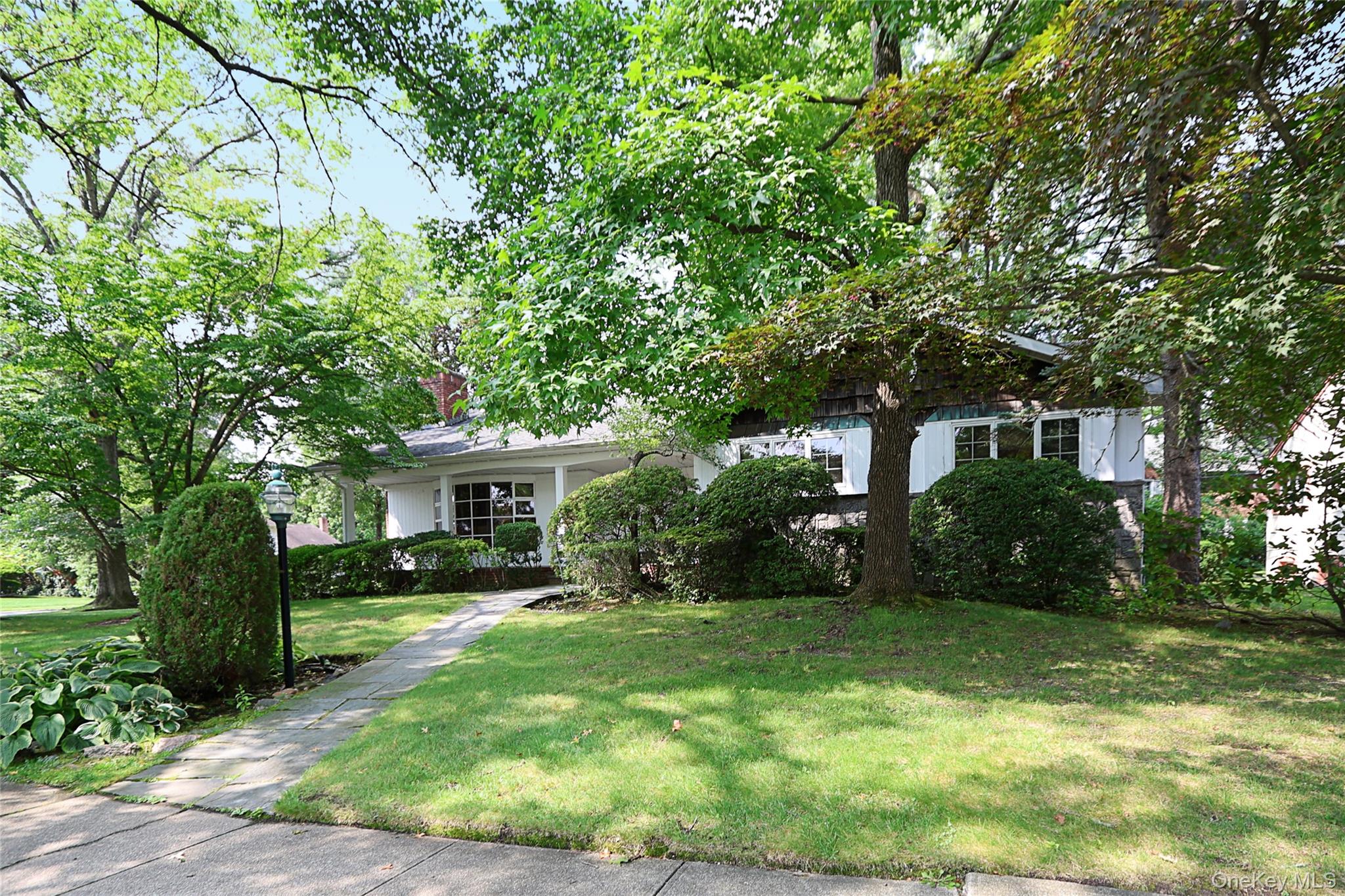 245 Birch Drive # roslyn, Roslyn, NY 11576
