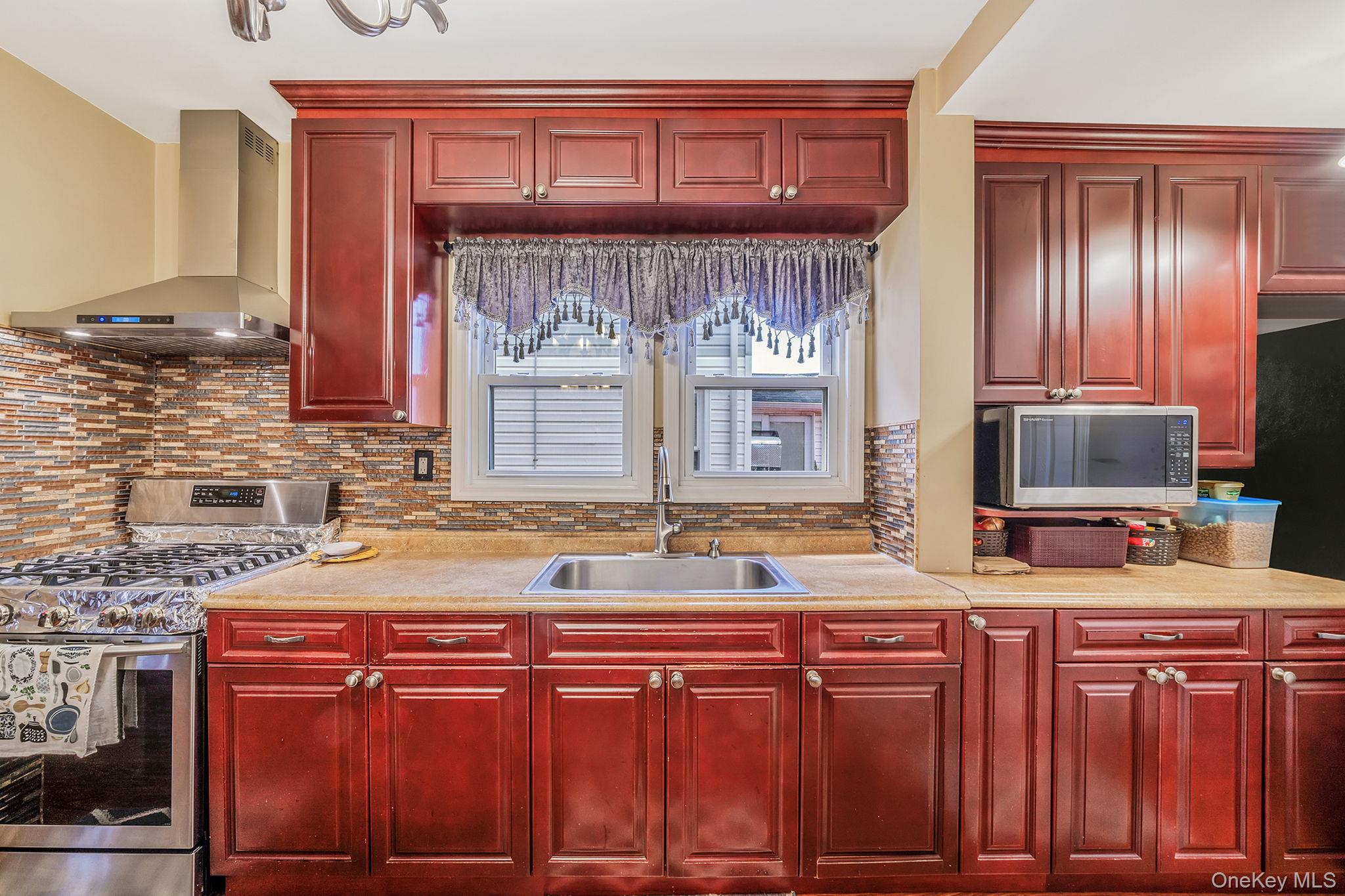 58 N Montague Street, Valley Stream, NY 11580