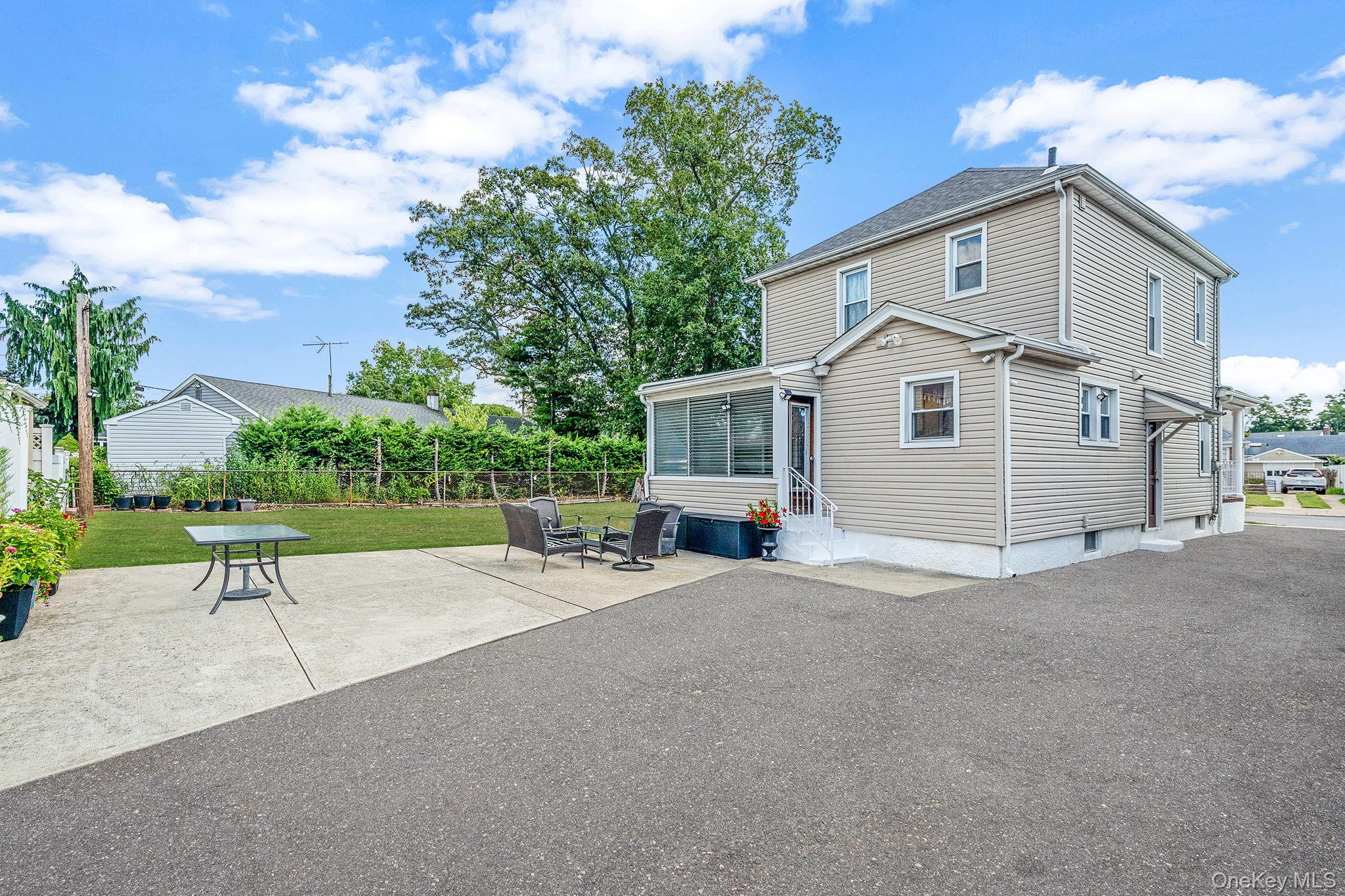 58 N Montague Street, Valley Stream, NY 11580