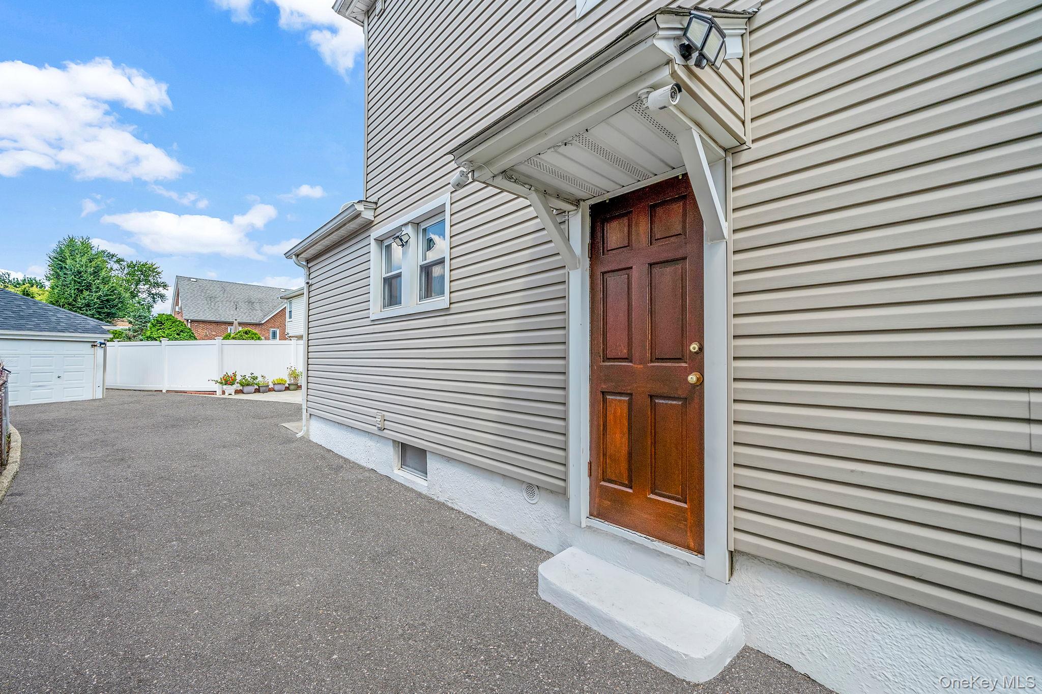 58 N Montague Street, Valley Stream, NY 11580