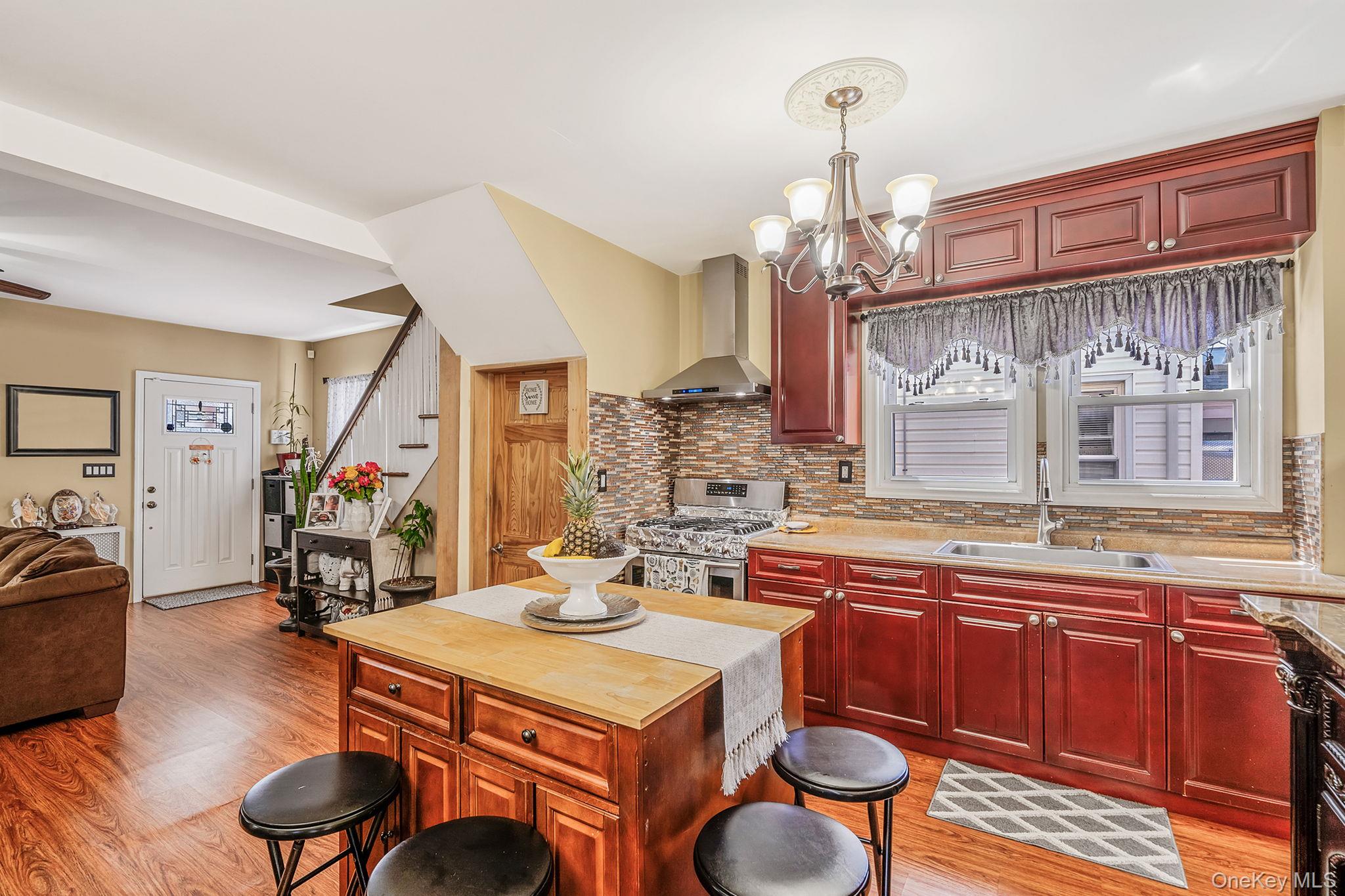 58 N Montague Street, Valley Stream, NY 11580