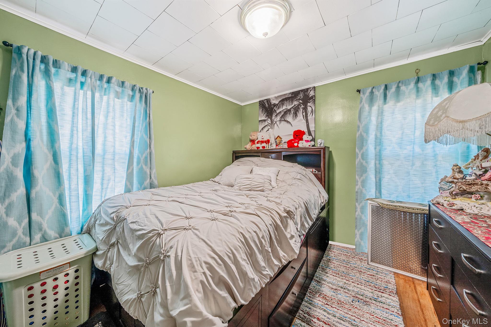 58 N Montague Street, Valley Stream, NY 11580