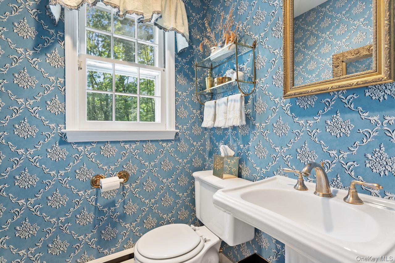 12 Stonewall Court, South Salem, NY 10590