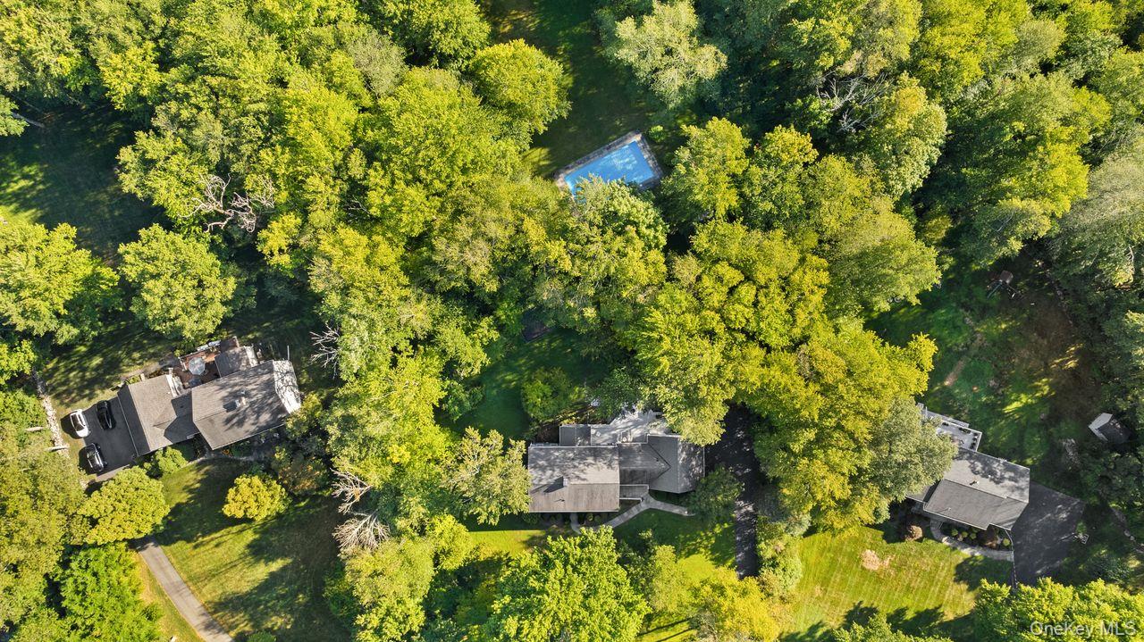 12 Stonewall Court, South Salem, NY 10590