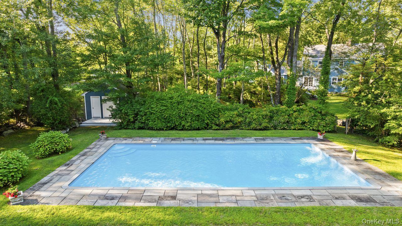 12 Stonewall Court, South Salem, NY 10590