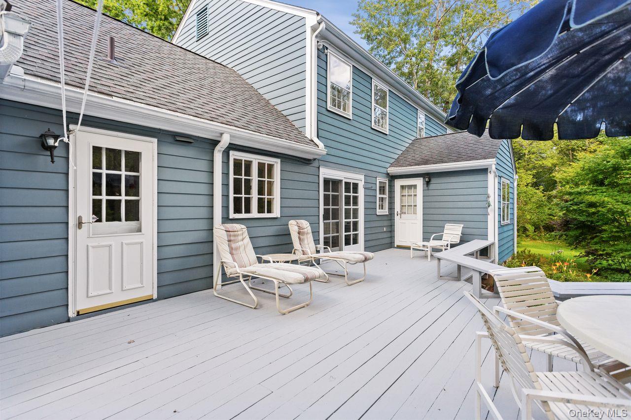 12 Stonewall Court, South Salem, NY 10590