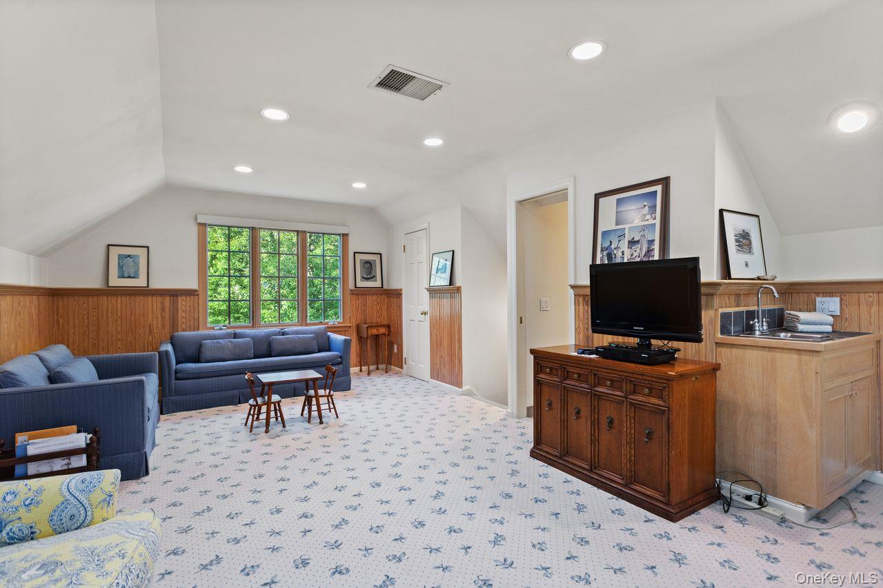 12 Stonewall Court, South Salem, NY 10590