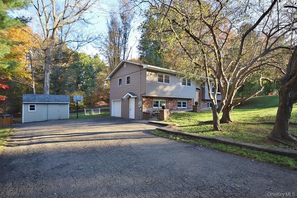 11 Lakeview Drive, Chester, NY 10918