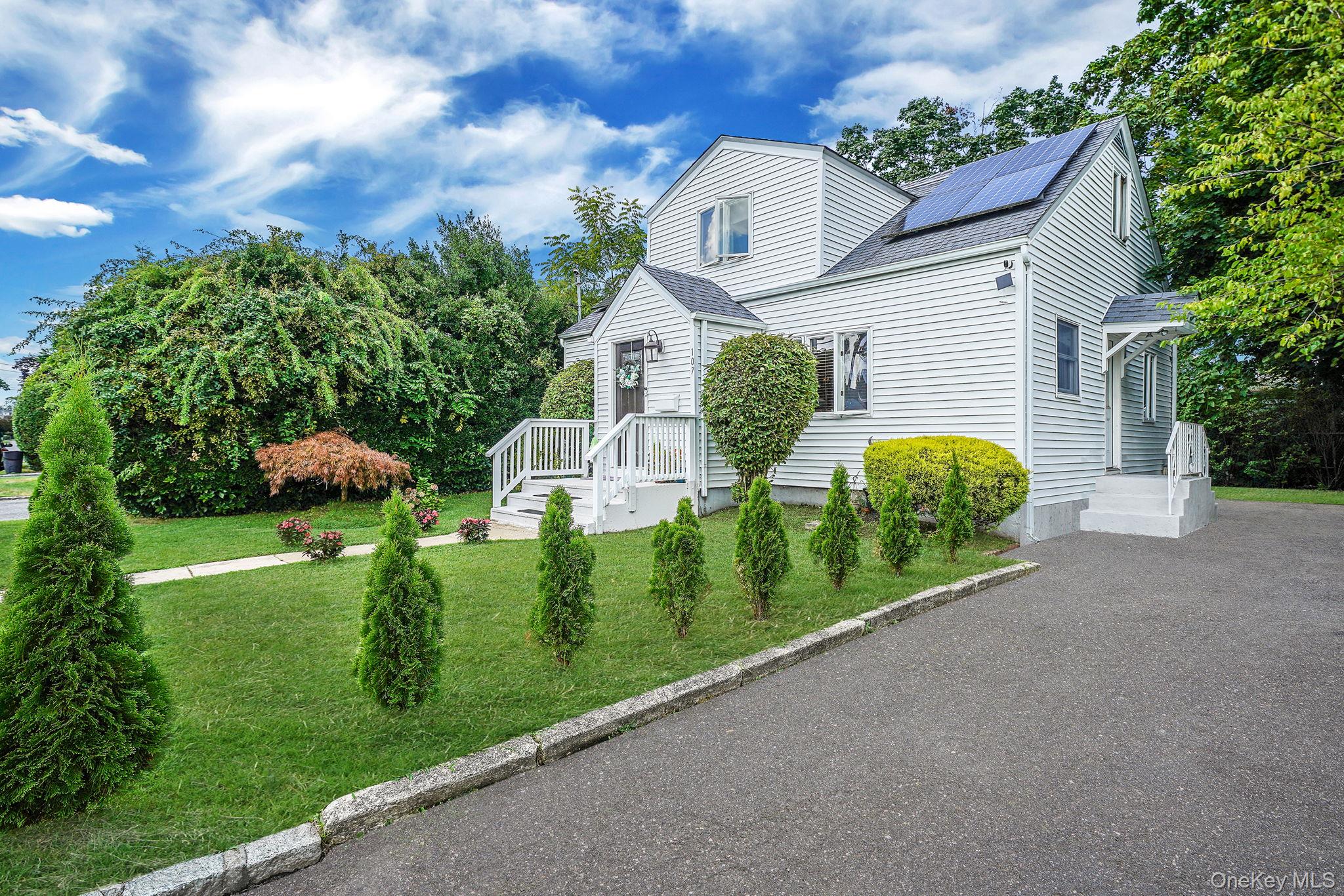 107 E 9th Street, Huntington Station, NY 11746