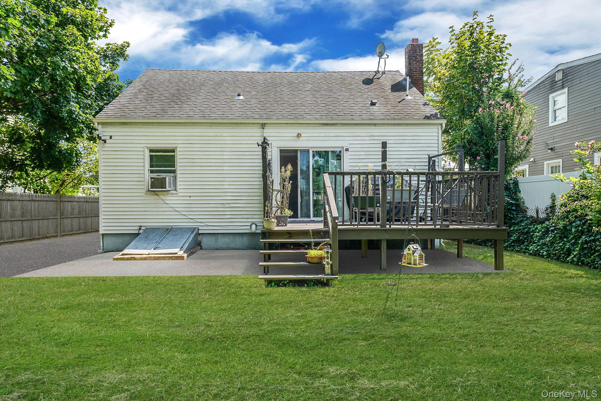 107 E 9th Street, Huntington Station, NY 11746