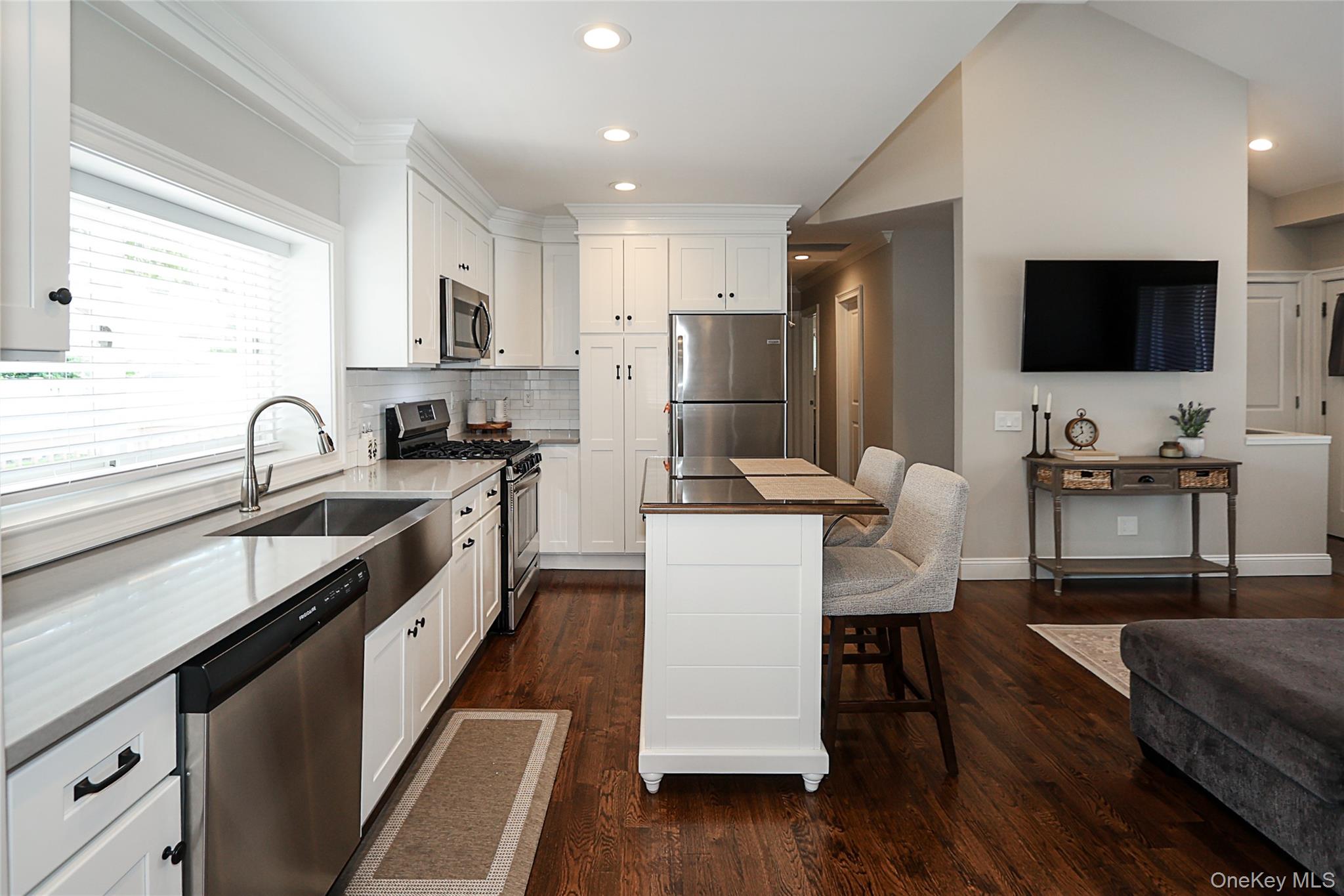 1057 Thompson Drive, Bay Shore, NY 11706