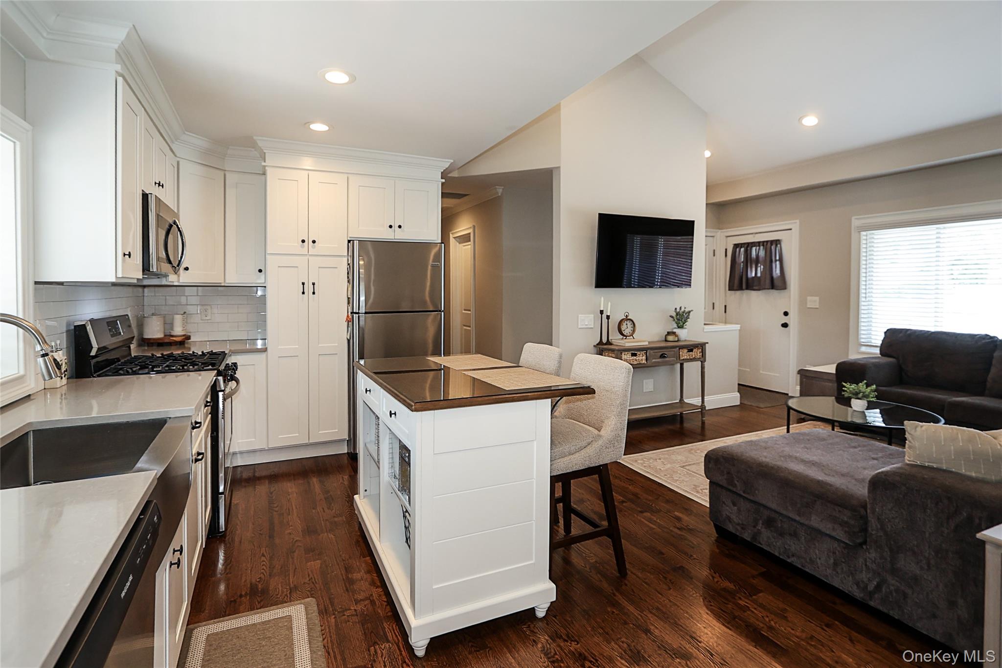 1057 Thompson Drive, Bay Shore, NY 11706