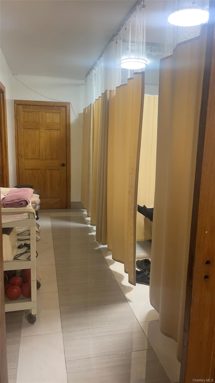 85-14 168th Street, Jamaica Hills, NY 11432