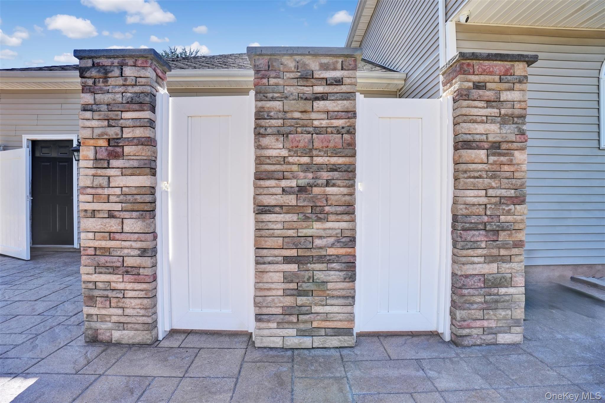 2 Derby Court, Aquebogue, NY 11931