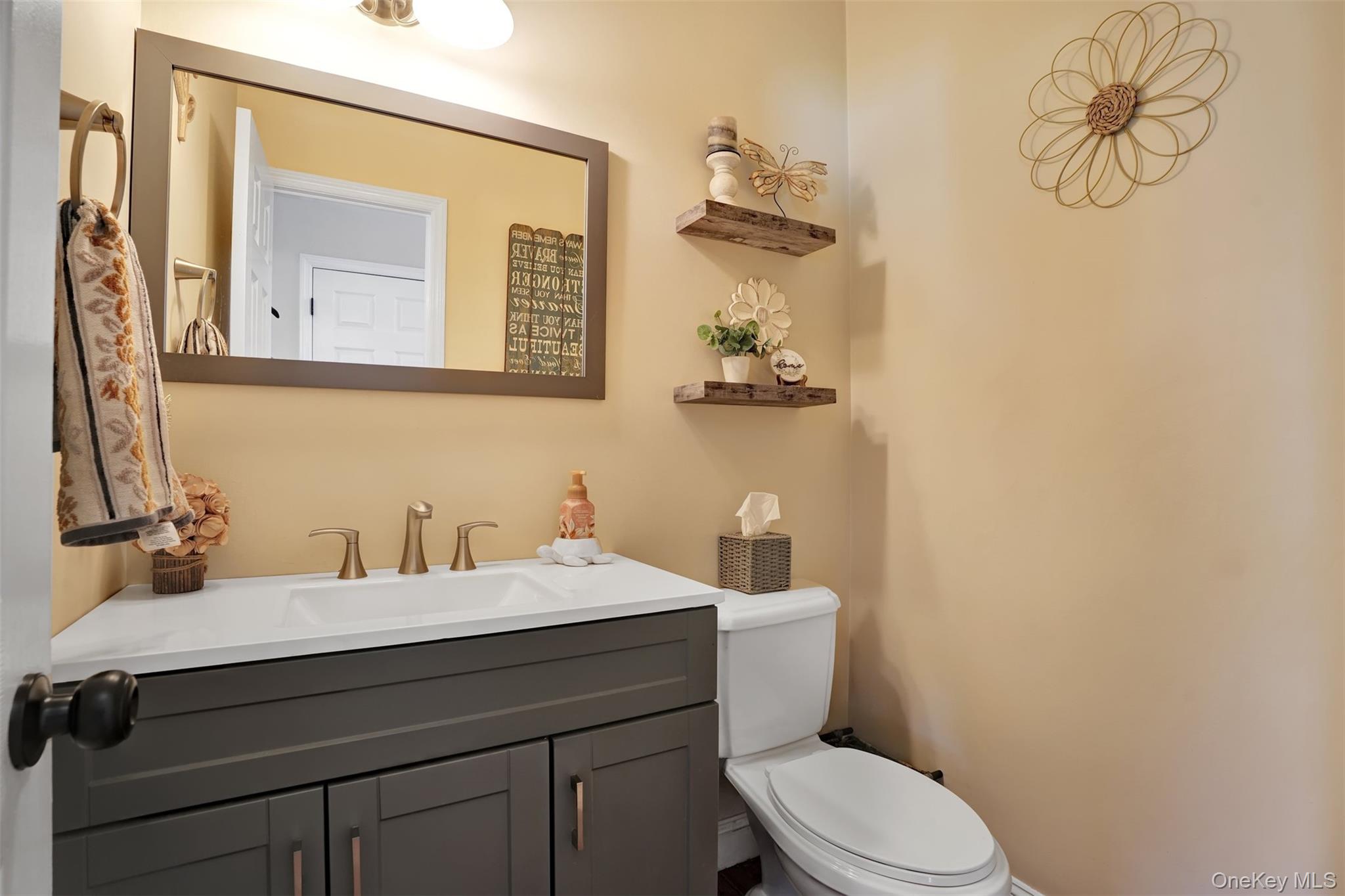 2 Derby Court, Aquebogue, NY 11931