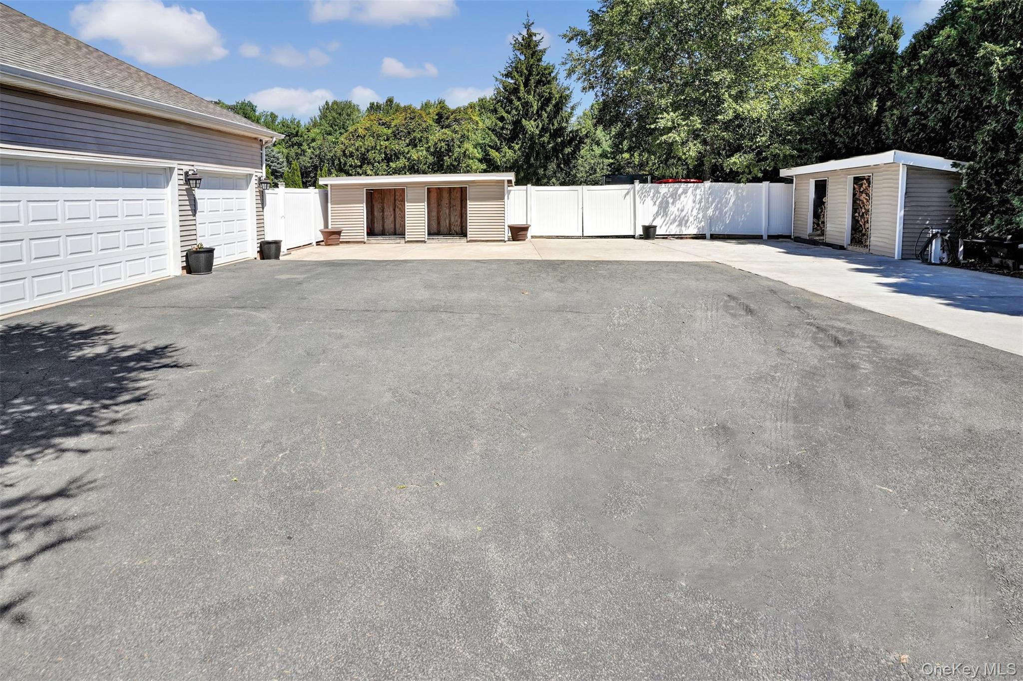 2 Derby Court, Aquebogue, NY 11931