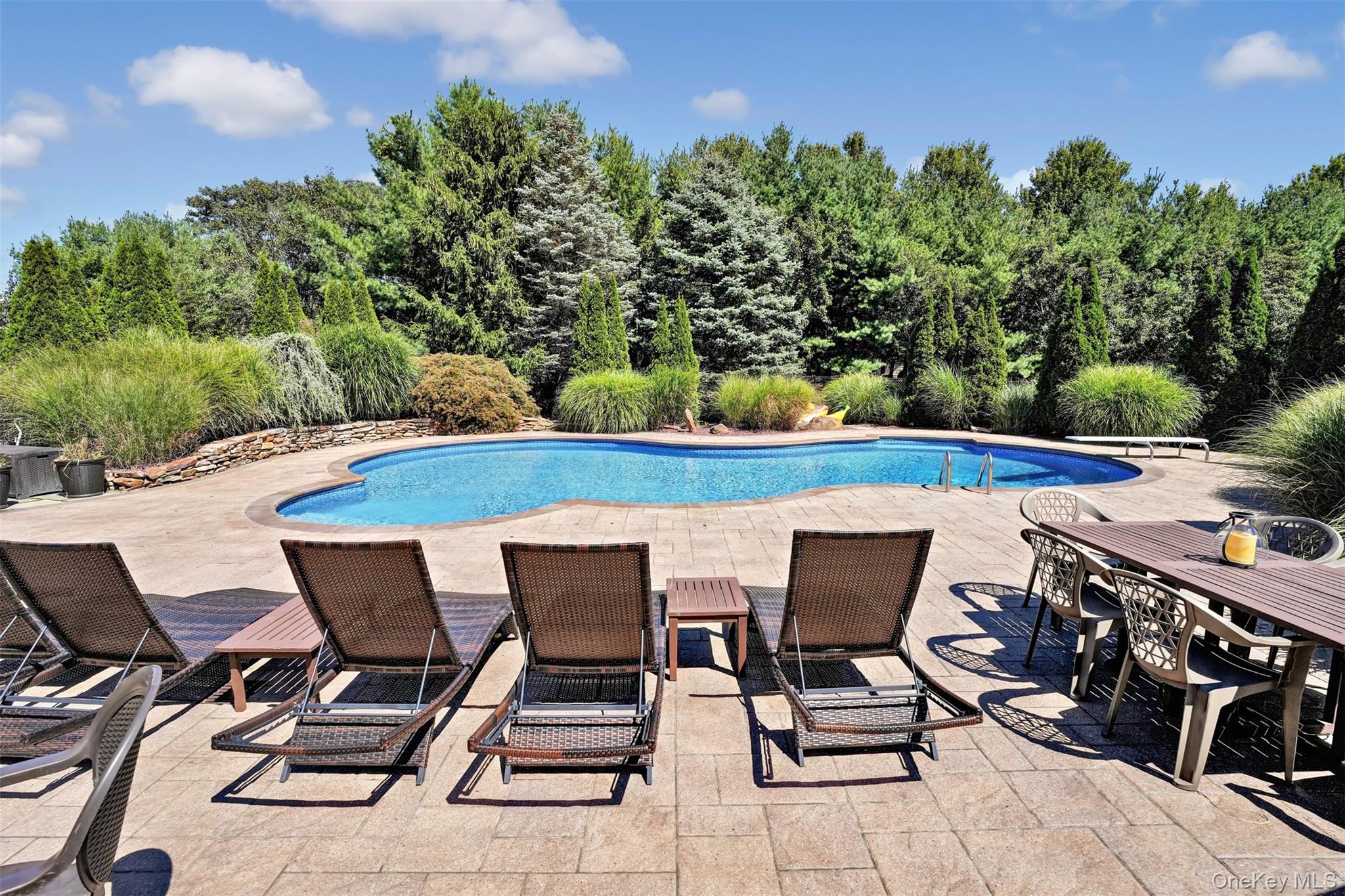 2 Derby Court, Aquebogue, NY 11931