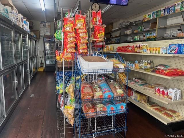 194-01 Linden Blvd, Saint Albans, NY 11412