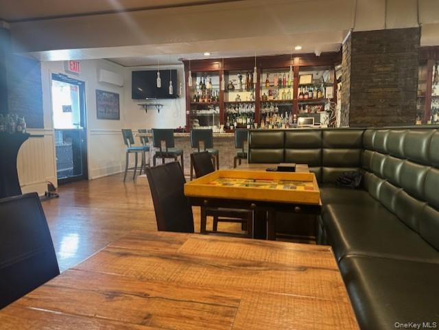 194-01 Linden Blvd, Saint Albans, NY 11412