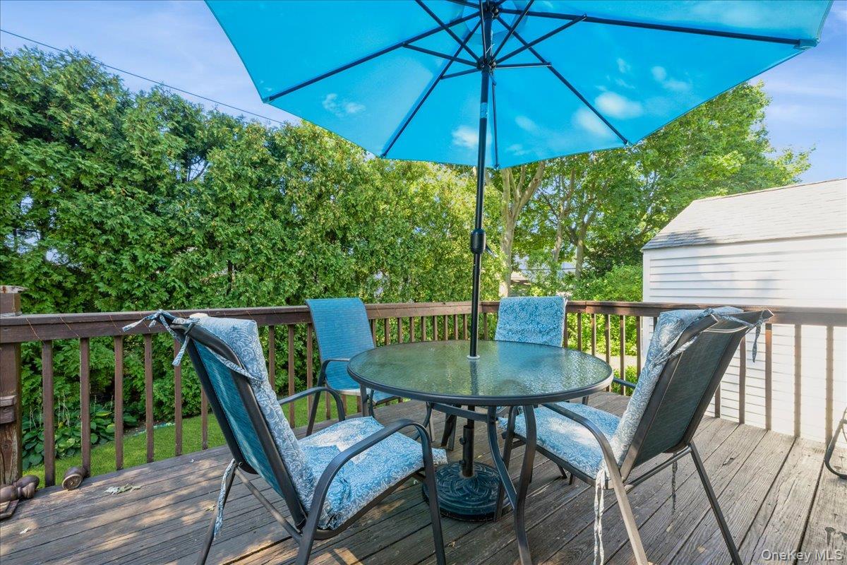 3980 Kingsberry Road, Seaford, NY 11783