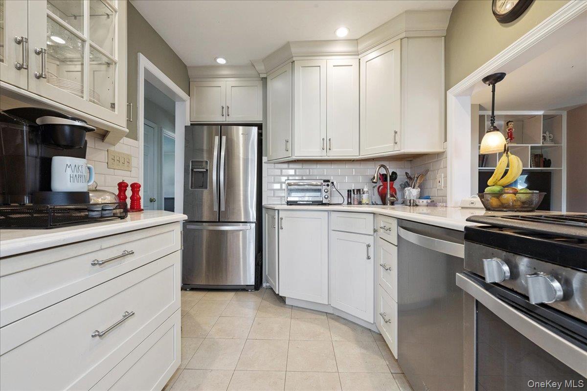 3980 Kingsberry Road, Seaford, NY 11783