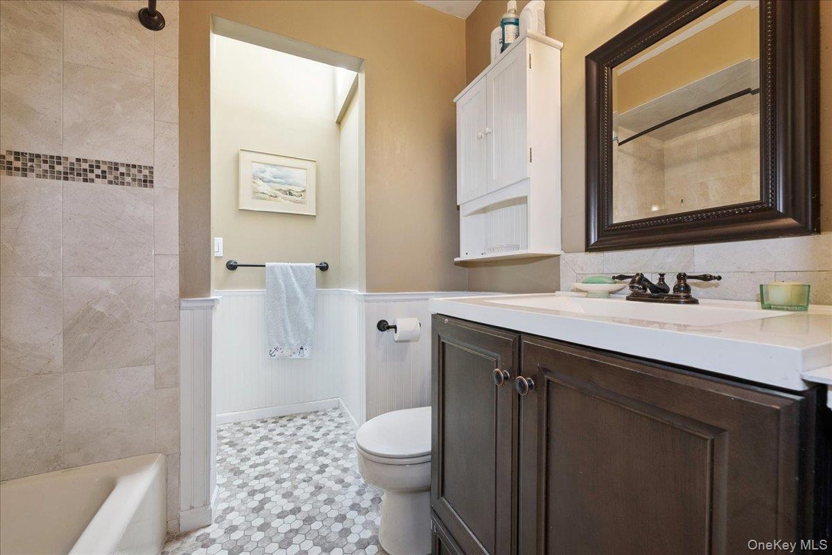 3980 Kingsberry Road, Seaford, NY 11783