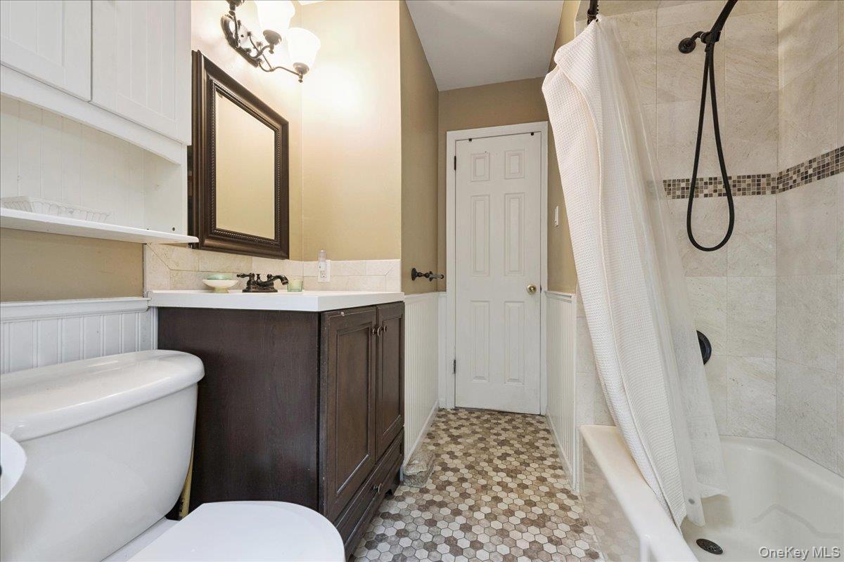 3980 Kingsberry Road, Seaford, NY 11783