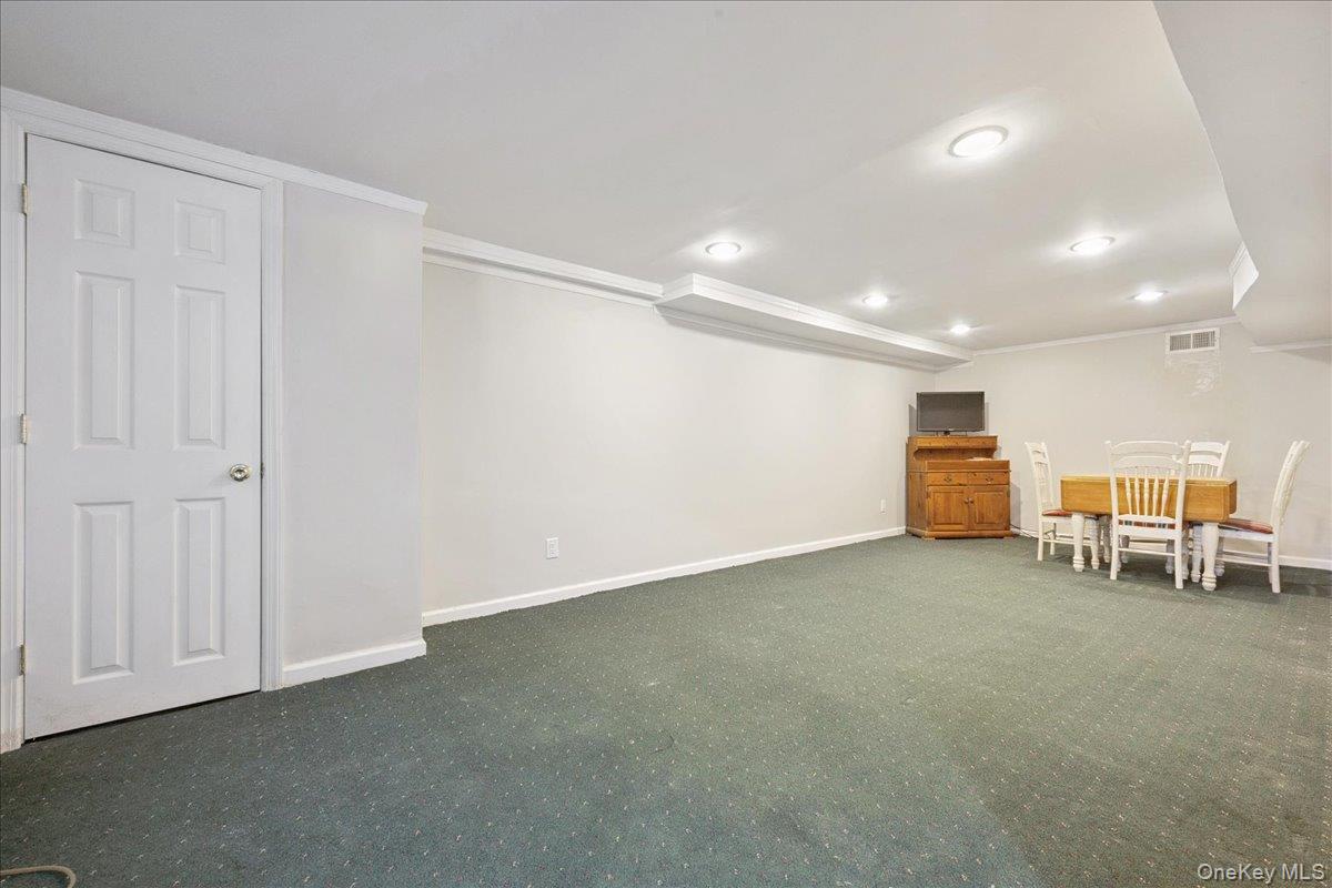 3980 Kingsberry Road, Seaford, NY 11783