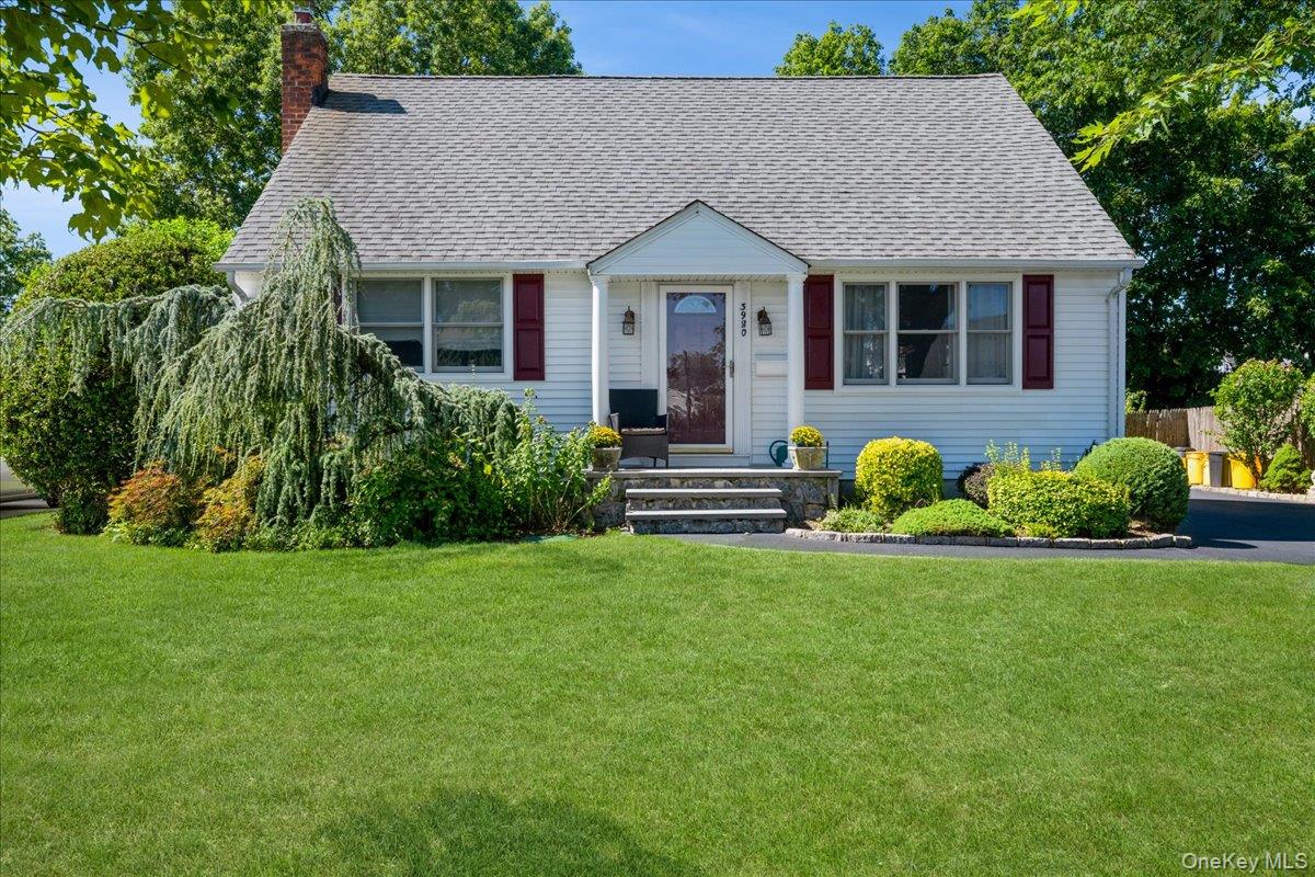 3980 Kingsberry Road, Seaford, NY 11783