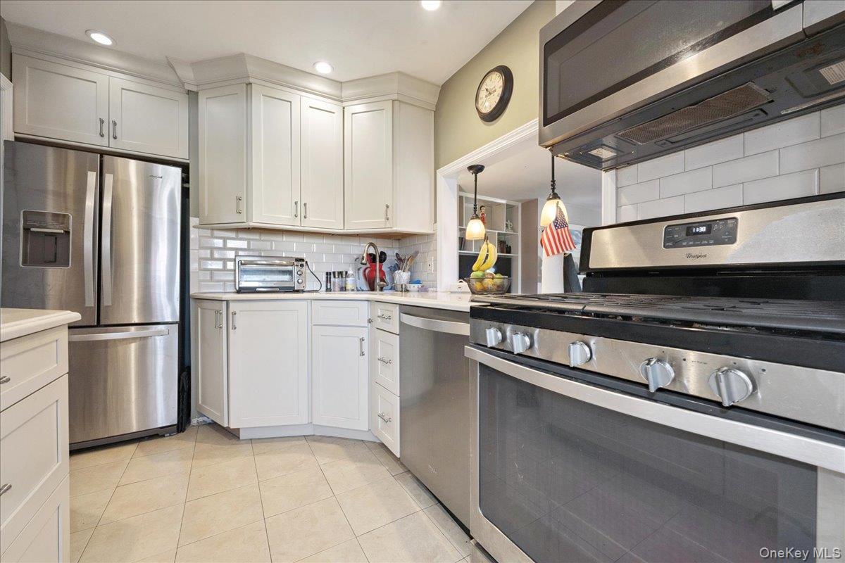 3980 Kingsberry Road, Seaford, NY 11783