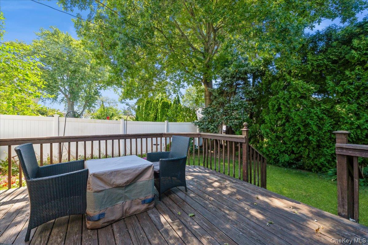 3980 Kingsberry Road, Seaford, NY 11783