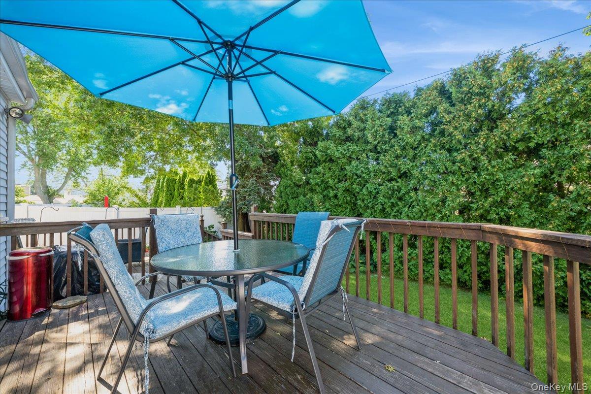 3980 Kingsberry Road, Seaford, NY 11783