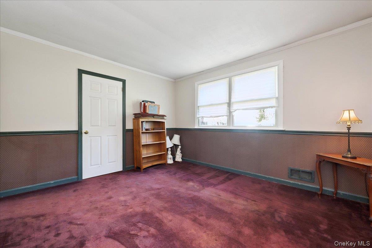 3980 Kingsberry Road, Seaford, NY 11783