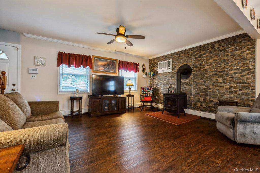 44 Rock Lane, Levittown, NY 11756