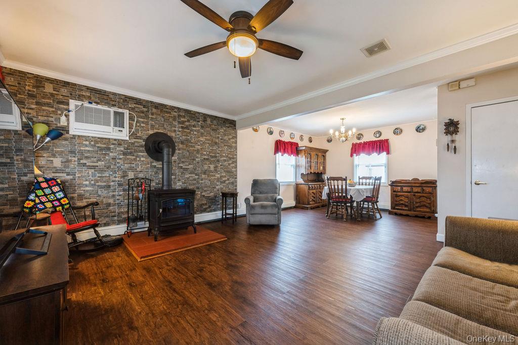 44 Rock Lane, Levittown, NY 11756