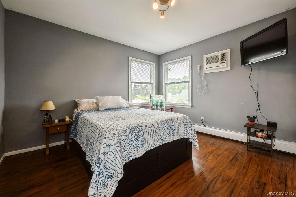 44 Rock Lane, Levittown, NY 11756