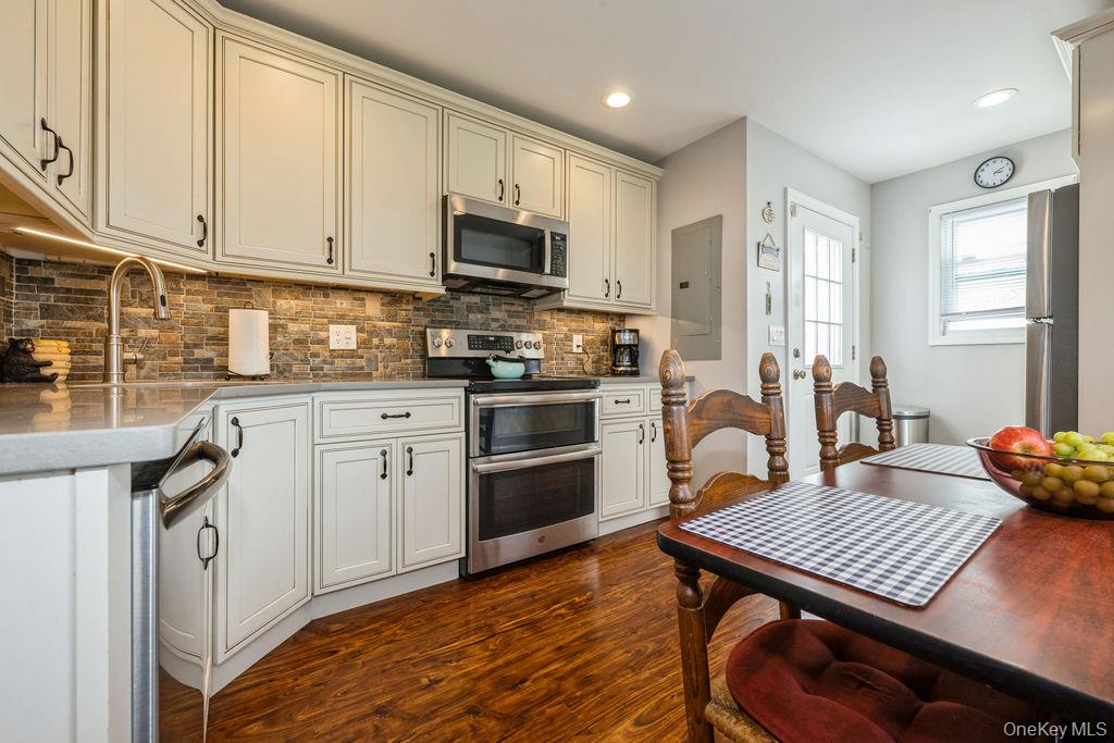 44 Rock Lane, Levittown, NY 11756