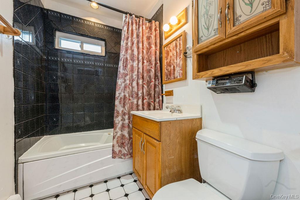 44 Rock Lane, Levittown, NY 11756