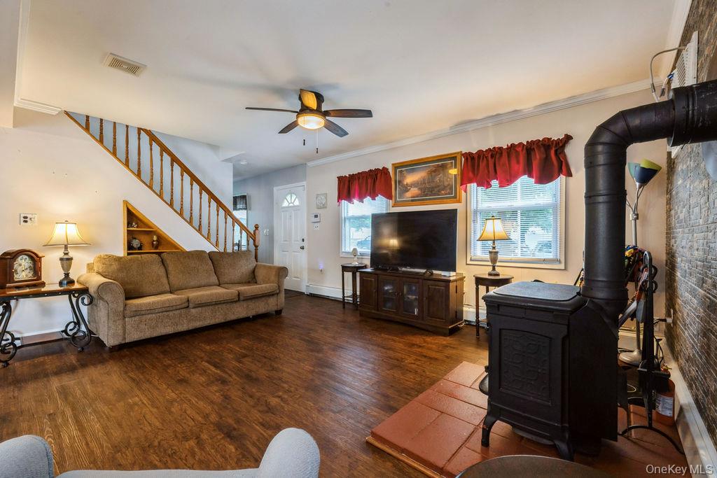 44 Rock Lane, Levittown, NY 11756