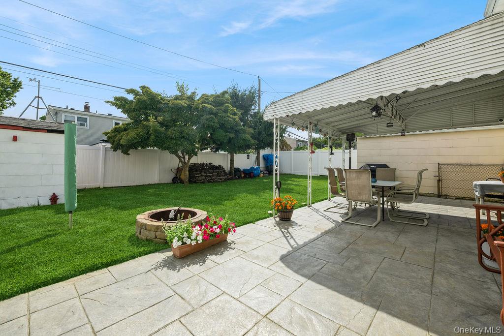 44 Rock Lane, Levittown, NY 11756