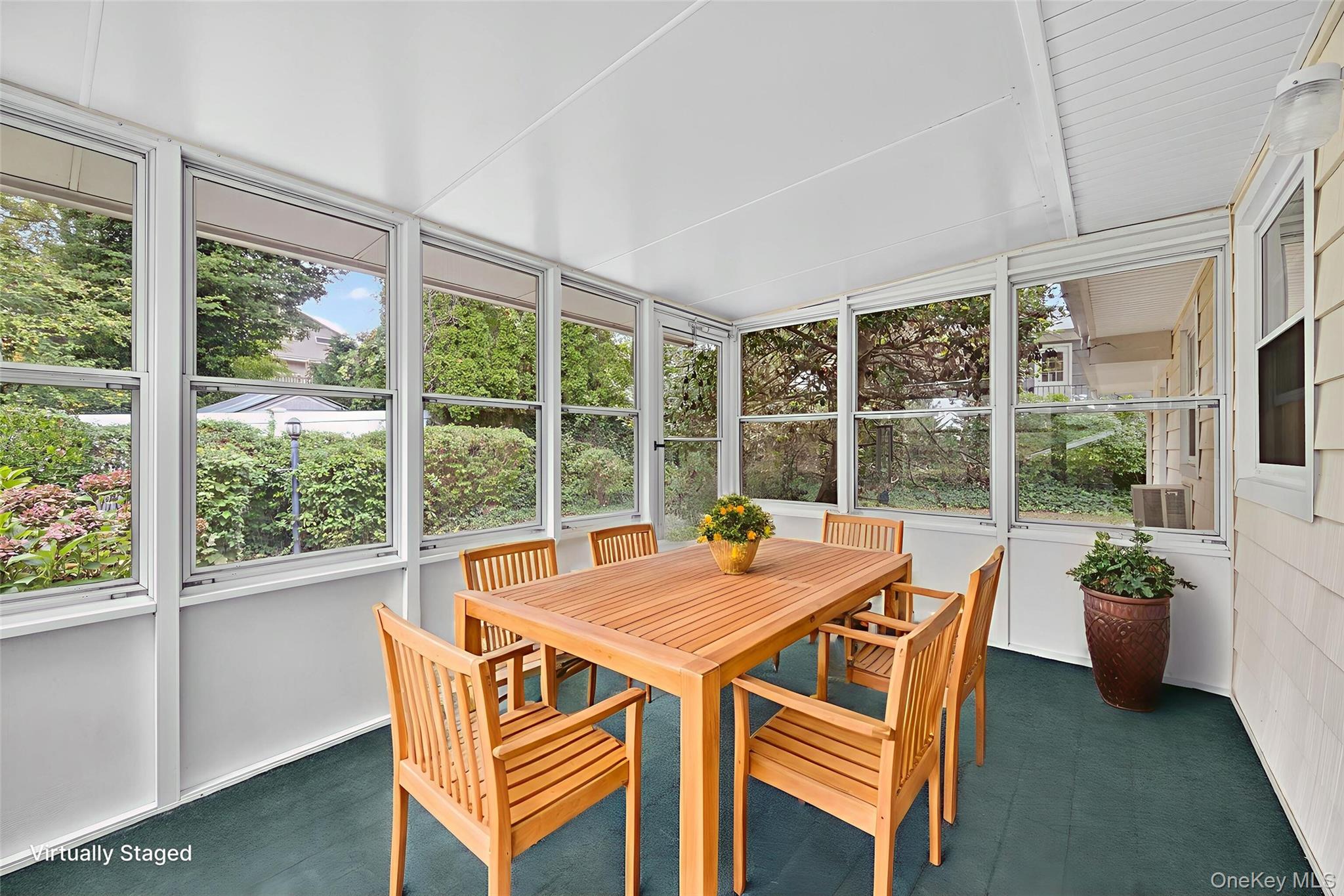 4 King Street, Glenwood Landing, NY 11547