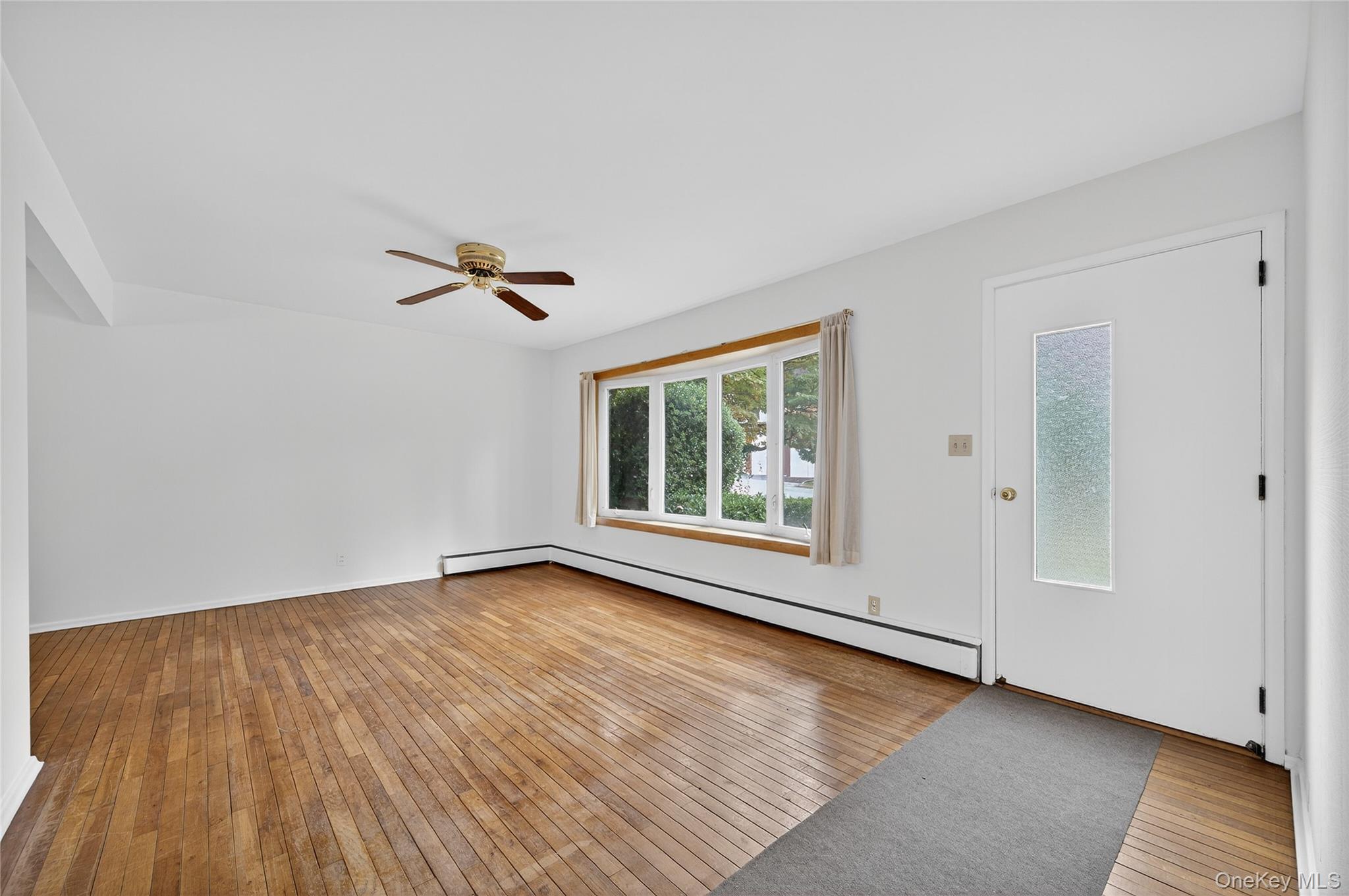 4 King Street, Glenwood Landing, NY 11547