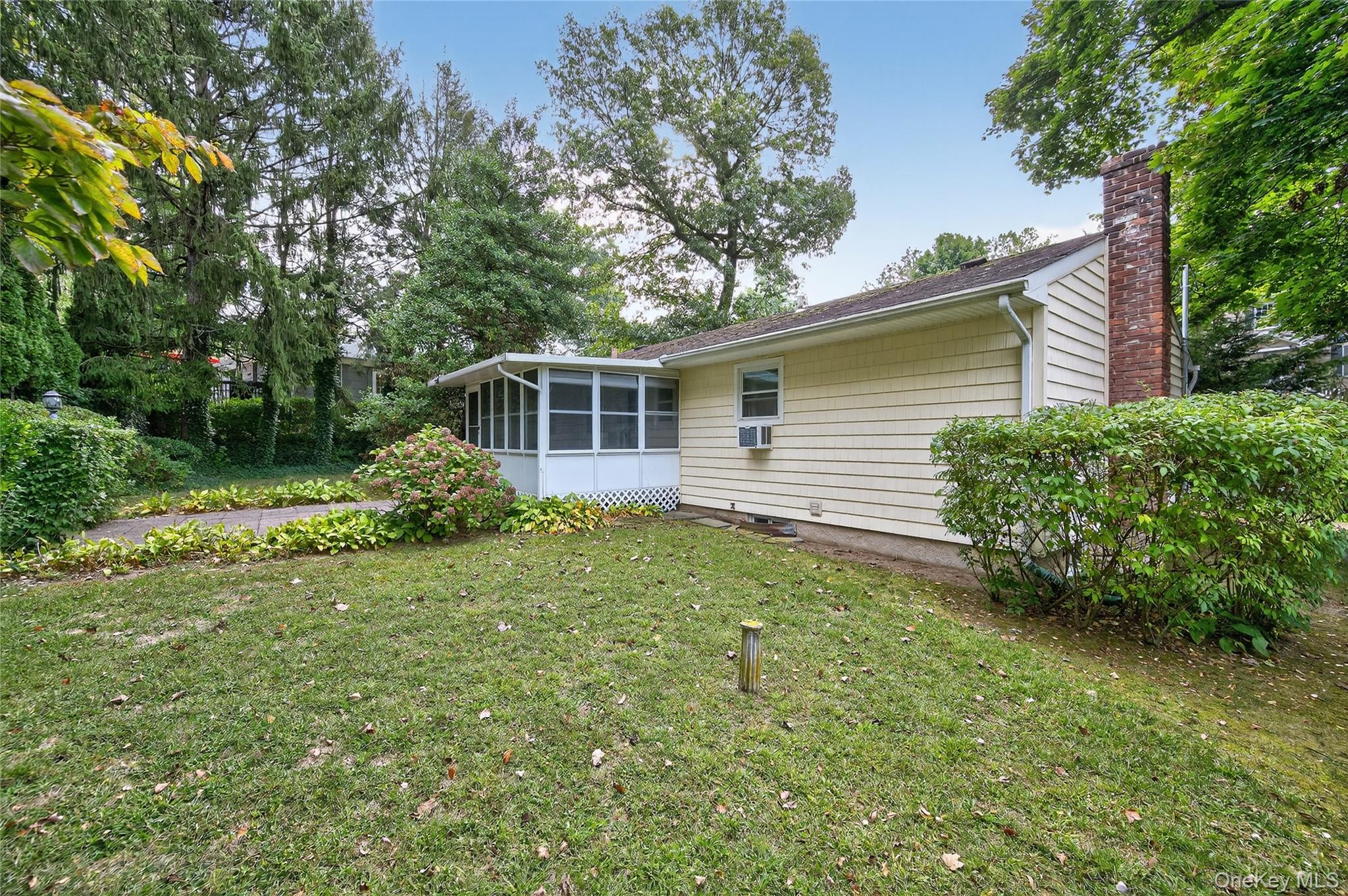 4 King Street, Glenwood Landing, NY 11547