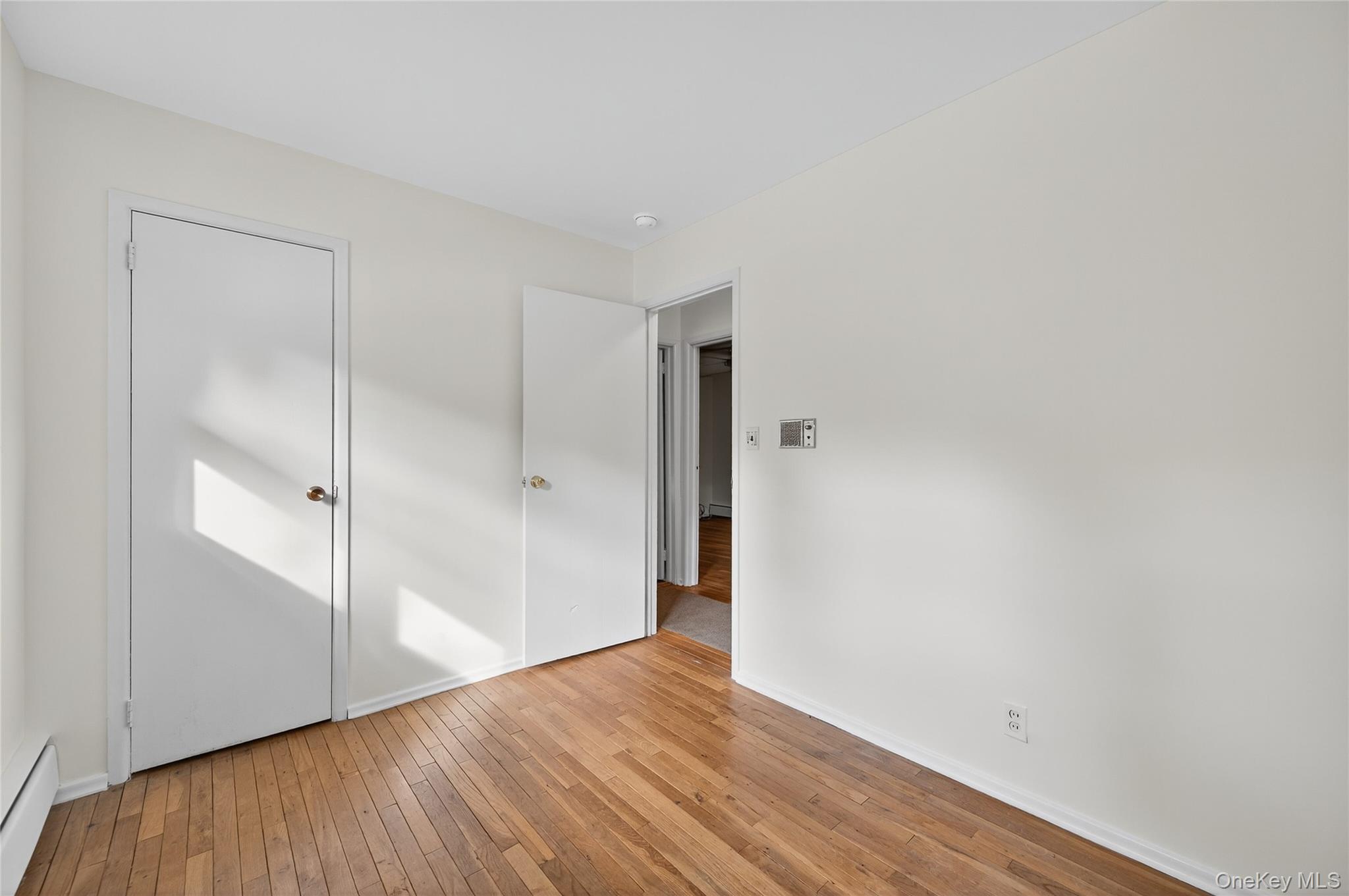 4 King Street, Glenwood Landing, NY 11547